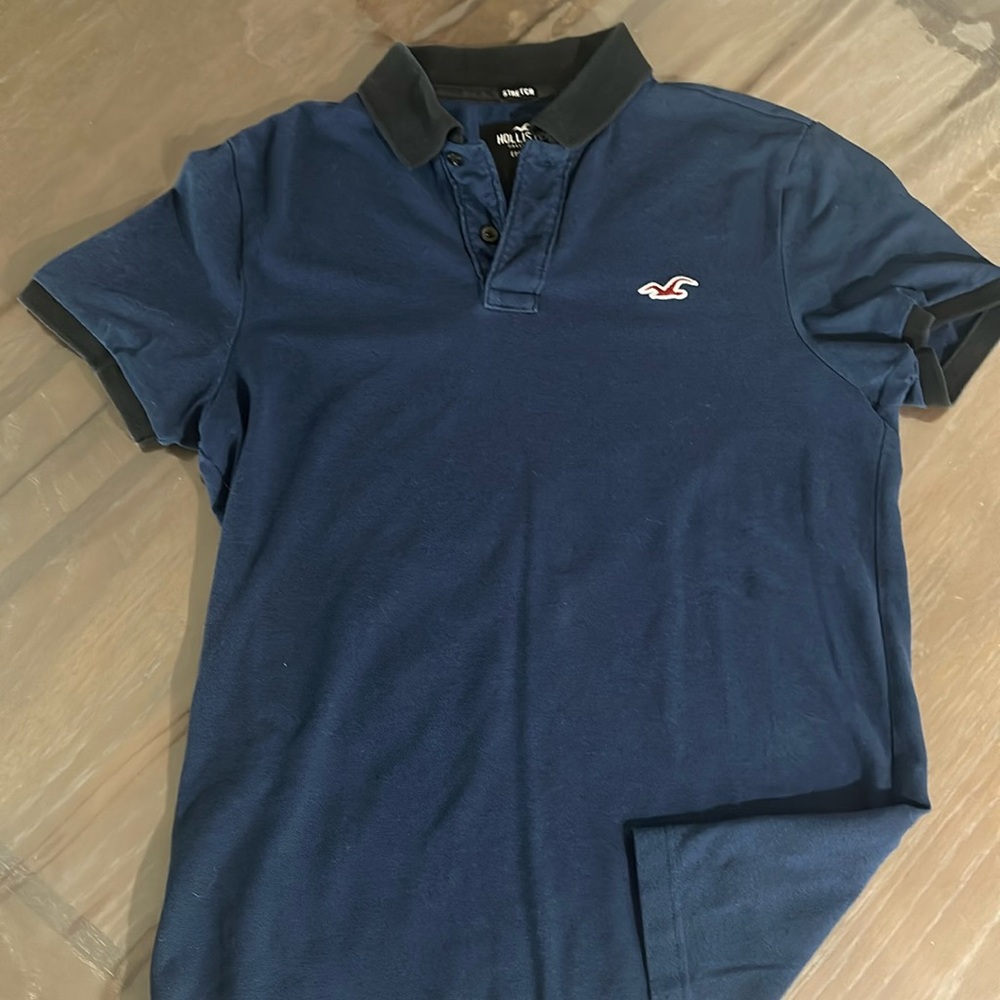Hollister Shirt Size Medium